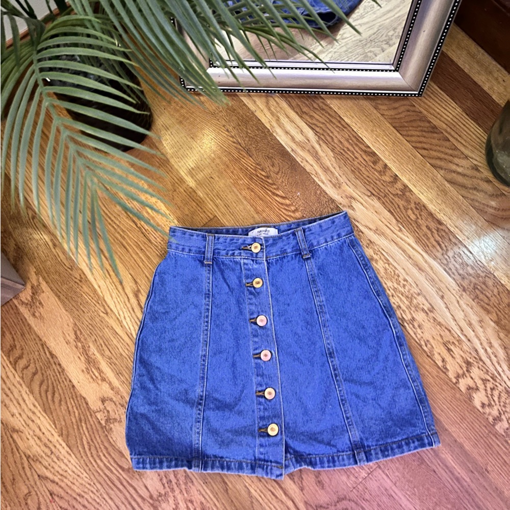 forever 21 jean skirt with gold buttons